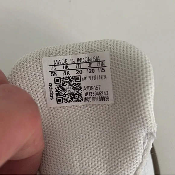 Adidas infant shoes with velcro straps - Picture 8 of 8